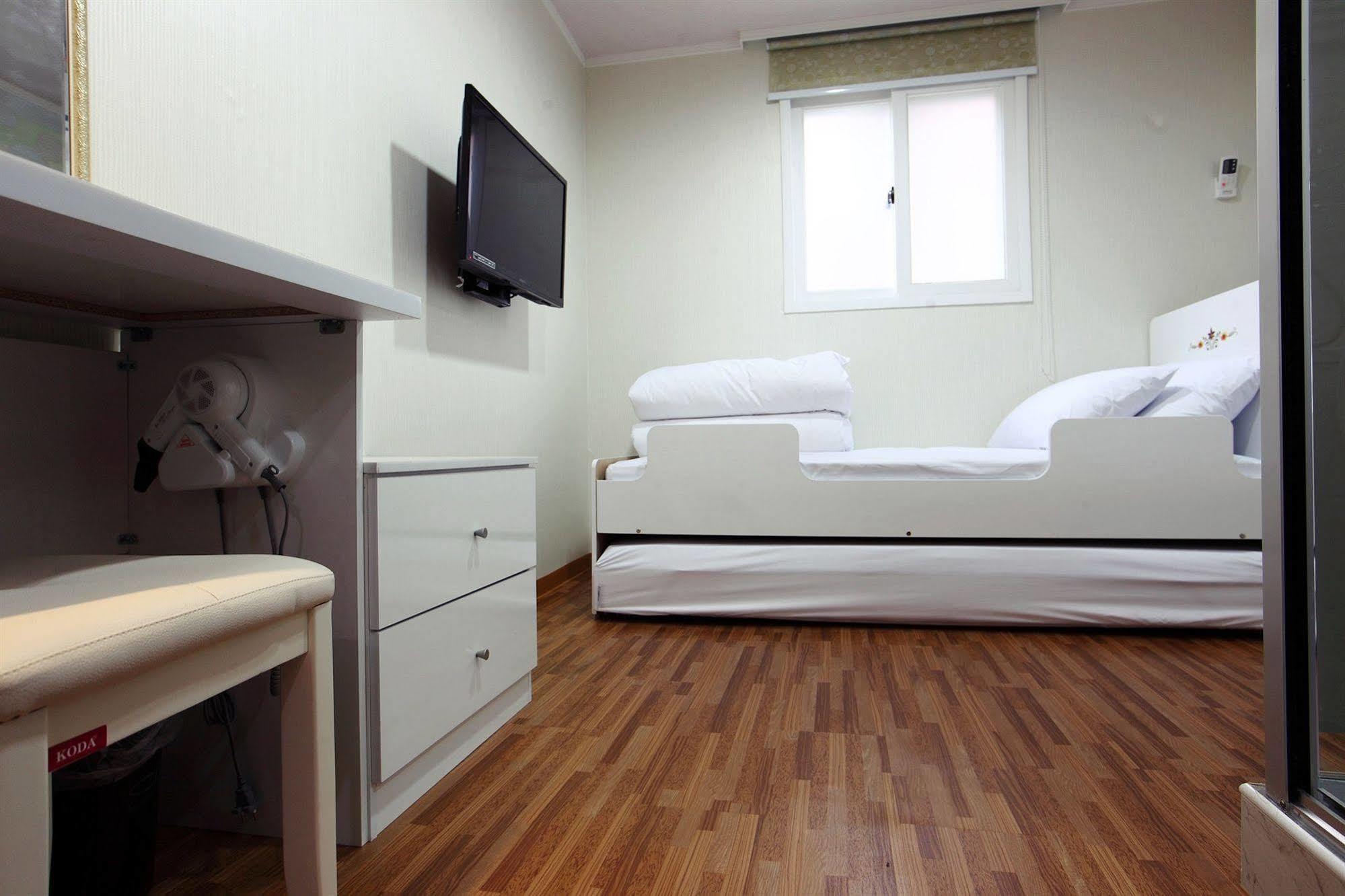 Chloe Guesthouse Gangnam Сеул Экстерьер фото