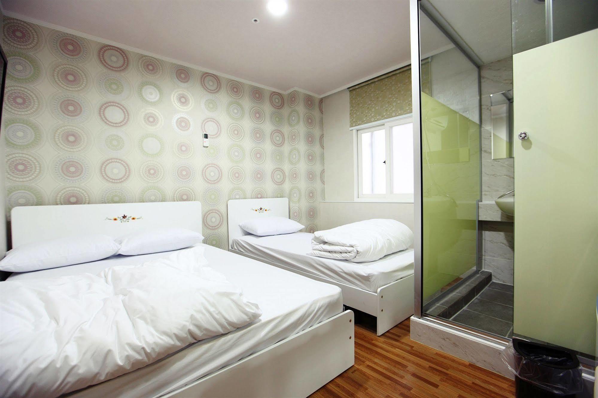 Chloe Guesthouse Gangnam Сеул Экстерьер фото