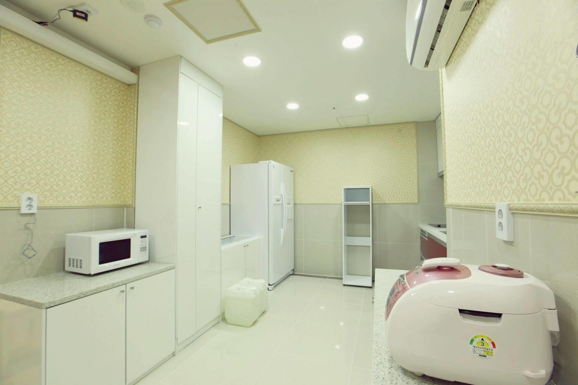 Chloe Guesthouse Gangnam Сеул Экстерьер фото
